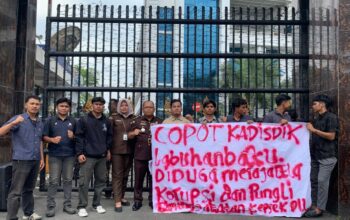 Mahasiswa Demo di Kejatisu, Desak Kadisdik Labuhanbatu Diperiksa Terkait Dugaan Korupsi